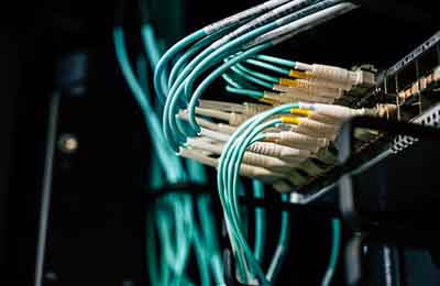 網(wǎng)絡(luò)環(huán)境的特點(diǎn)